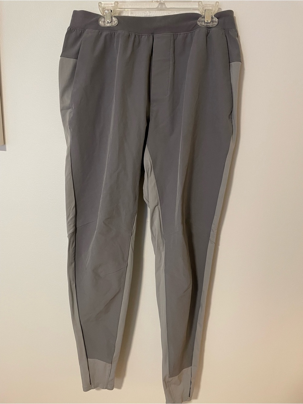 Men’s Lululemon athletica Grey Two-Tone Performance Joggers Small